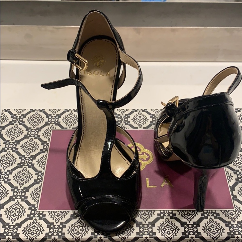 Like new black patent leather heels
